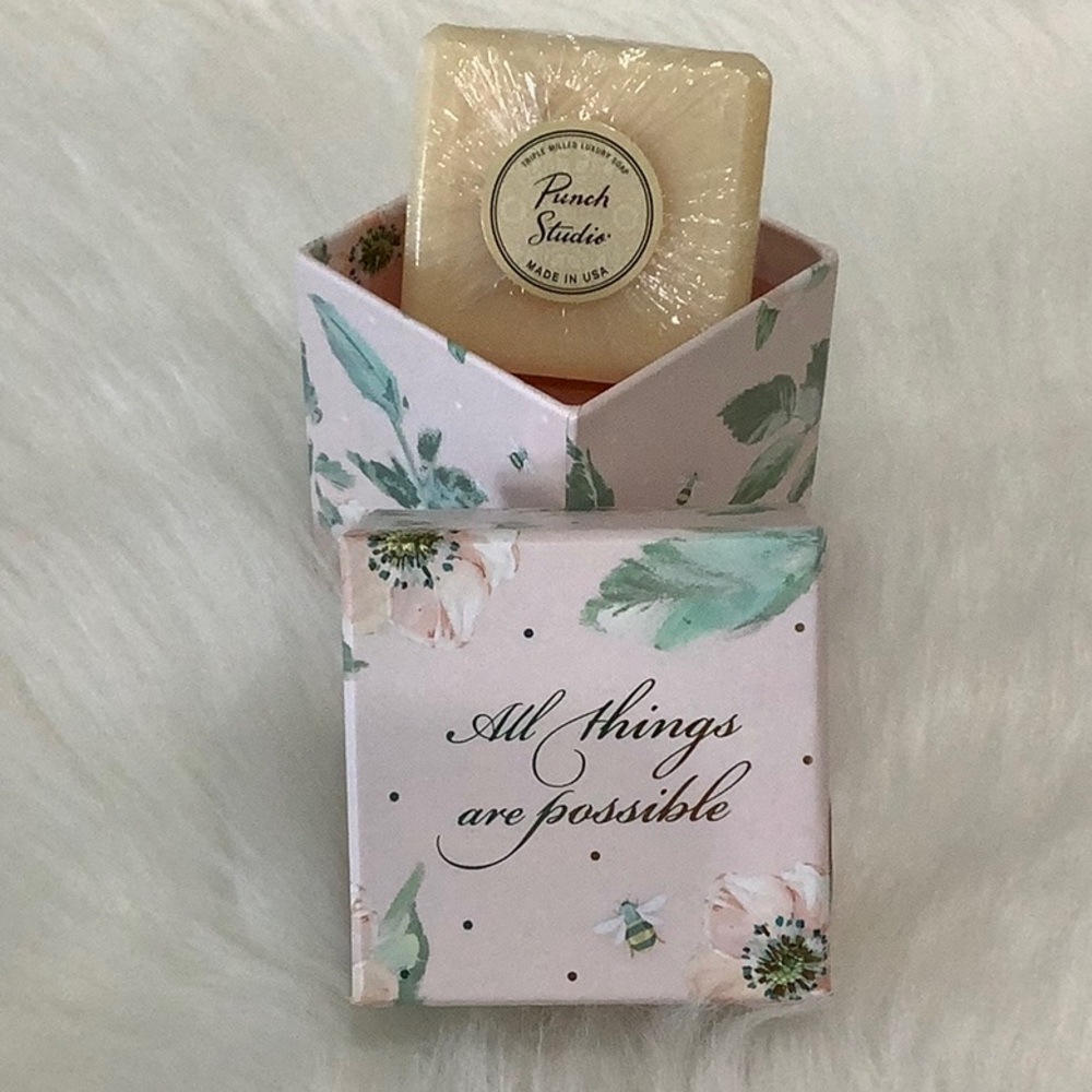 🩷 PUNCH STUDIO 🩷 Sea Glass Music Box With Soap